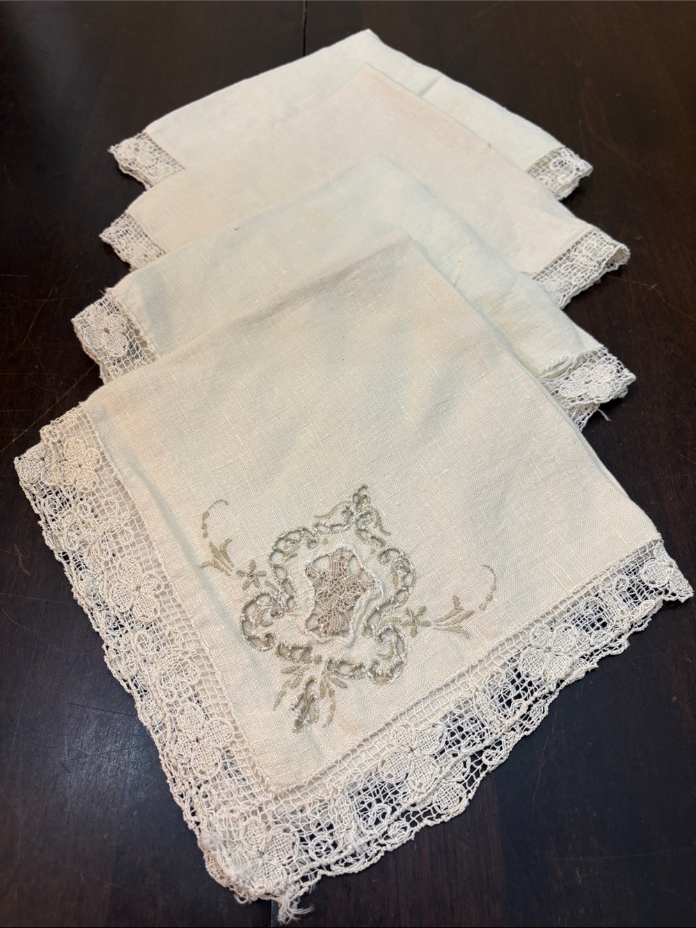 4 Vintage Embroidered Linen Napkins - Cream Lace Edge